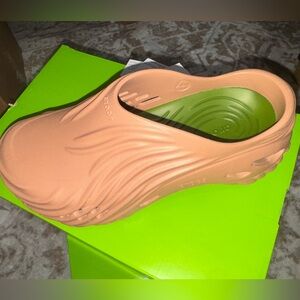 CROCS Echo Wave Slip-On Beige Clog with Green Footbed